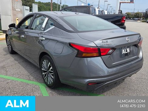 Used 2025 Nissan Altima 2.5 SV FWD image 13