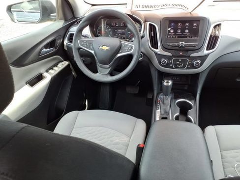 Used 2021 Chevrolet Equinox LS w/ LS Convenience Package FWD image 4