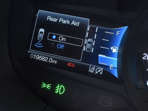 Certified 2024 Ford Edge SEL w/ Convenience Package AWD/4WD image 9