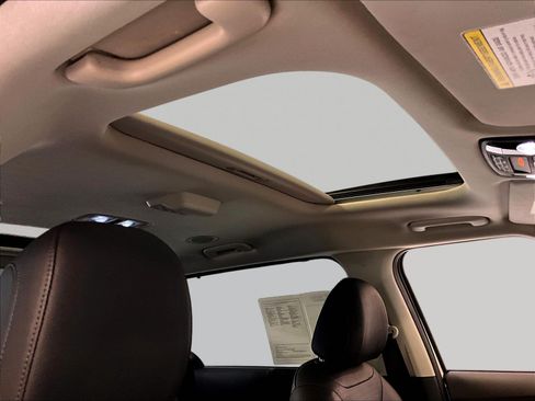 Used 2025 Kia Carnival SX Prestige FWD image 28