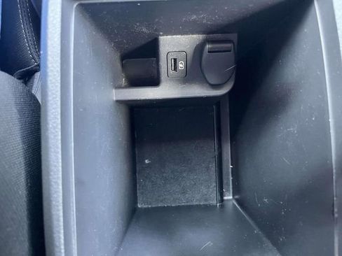 Used 2018 Nissan Rogue SV FWD image 23
