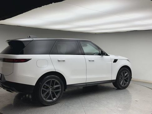 Used 2024 Land Rover Range Rover Sport SE AWD/4WD image 2