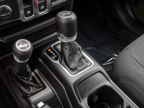 Used 2022 Jeep Wrangler Sport AWD/4WD image 24