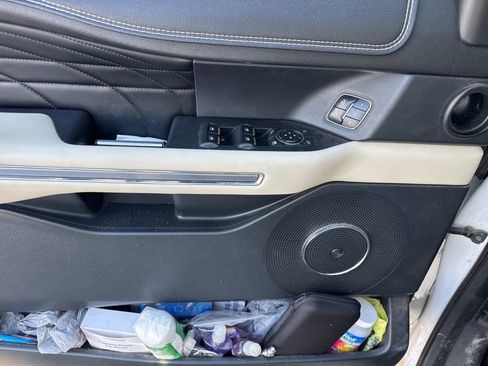 Used 2018 Ford Expedition Platinum image 20