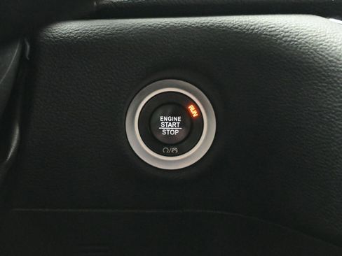 Used 2021 Chrysler Pacifica Touring-L w/ Uconnect Theater Family Group image 24