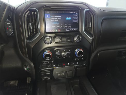 Used 2022 GMC Sierra 1500 AT4 w/ AT4 Premium Package AWD/4WD image 32