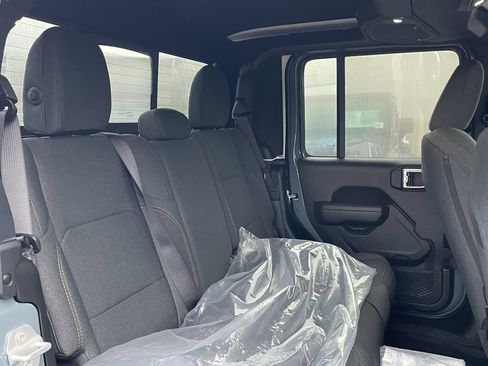 New 2026 Jeep Gladiator Sport image 19