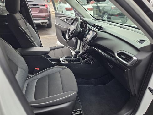 Used 2023 Chevrolet TrailBlazer LT w/ Convenience Package image 36