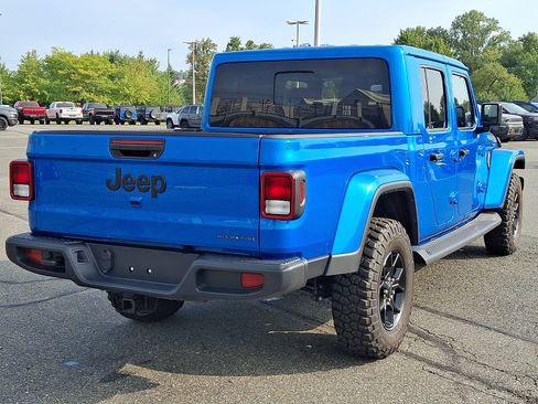 Used 2025 Jeep Gladiator Sport AWD/4WD image 6