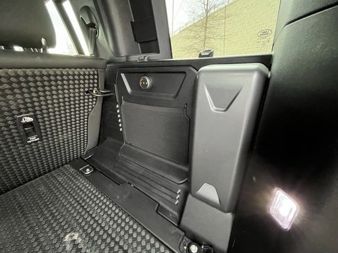 Certified 2024 Land Rover Defender 110 X-Dynamic SE image 35