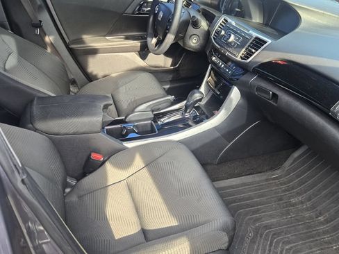 Used 2017 Honda Accord LX image 8