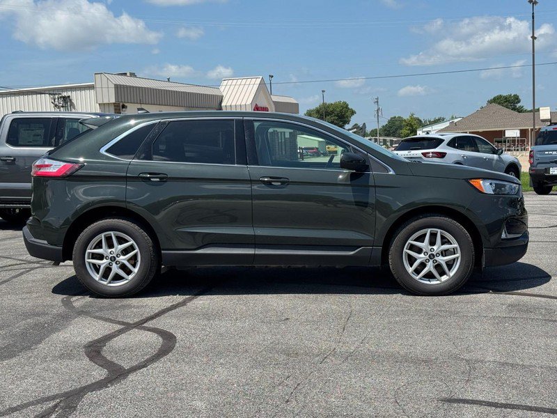 Used 2024 Ford Edge SEL w/ Convenience Package AWD/4WD image 2