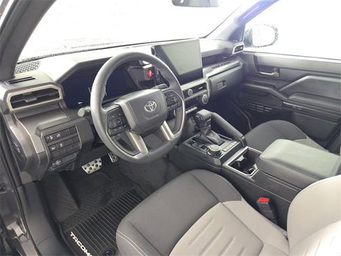 Used 2024 Toyota Tacoma TRD Sport image 9