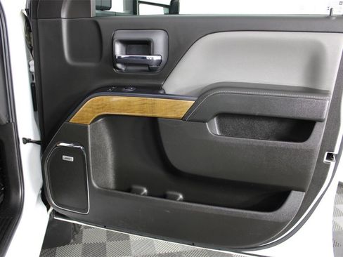 Used 2019 Chevrolet Silverado 3500 LTZ w/ Duramax Plus Package image 38