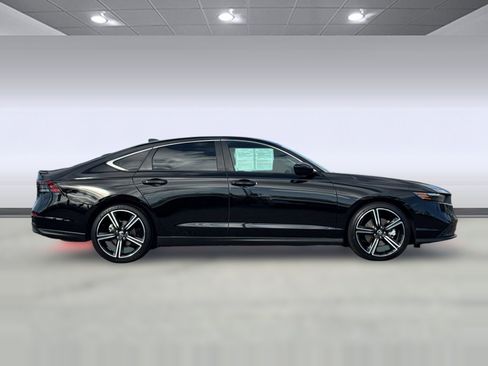 Used 2025 Honda Accord Sport image 7