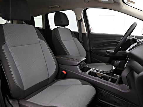 Used 2017 Ford Escape SE w/ SE Cold Weather Package image 23