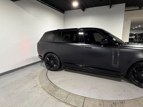 Used 2024 Land Rover Range Rover Long Wheelbase Autobiography image 14