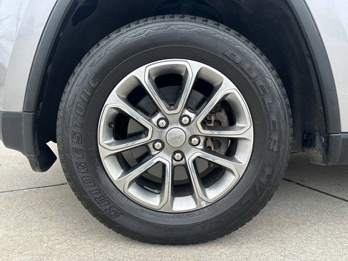 Used 2014 Jeep Grand Cherokee Limited image 12