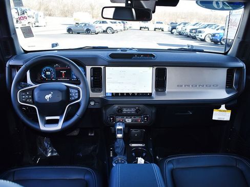 New 2026 Ford Bronco Outer Banks AWD/4WD image 4