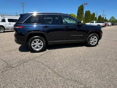 Used 2023 Jeep Grand Cherokee Limited AWD/4WD image 6