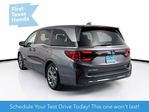 Used 2026 Honda Odyssey Touring image 6