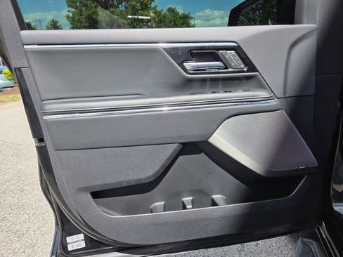 Used 2025 GMC Sierra EV Denali AWD/4WD image 22