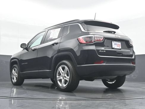 Used 2022 Jeep Compass Latitude w/ Convenience Group AWD/4WD image 28