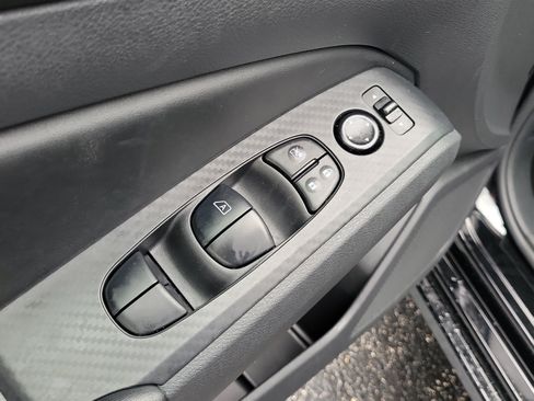 Certified 2025 Nissan Altima 2.5 S FWD image 17