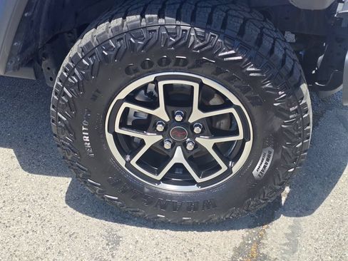 Used 2024 Jeep Wrangler Unlimited Rubicon AWD/4WD image 15
