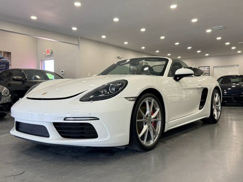 Used 2019 Porsche 718 Boxster S image 17