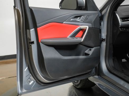 Used 2025 BMW X2 xDrive28i image 52