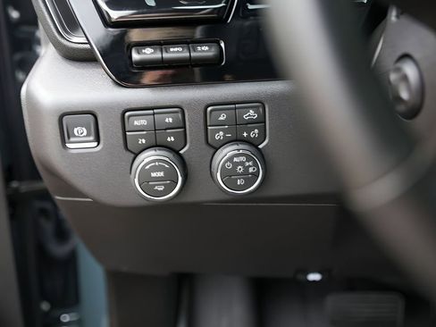 Used 2026 Chevrolet Silverado 1500 ZR2 AWD/4WD image 18