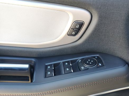 New 2025 Ford Expedition Active image 13