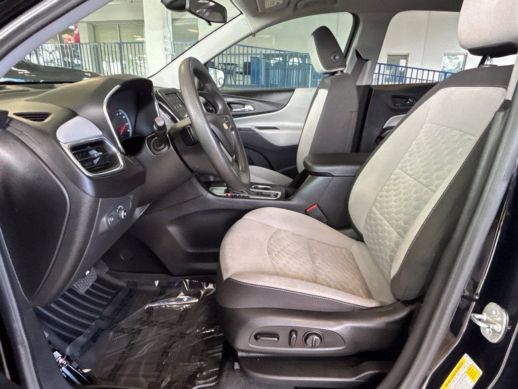 Used 2020 Chevrolet Equinox LS w/ LS Convenience Package FWD image 11