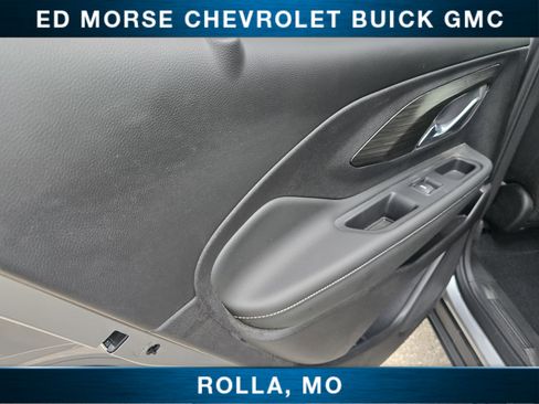 Used 2024 GMC Terrain SLE w/ Driver Convenience Package image 17