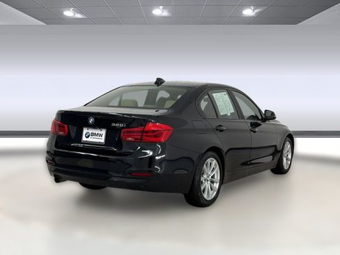 Used 2018 BMW 320i Sedan RWD image 8