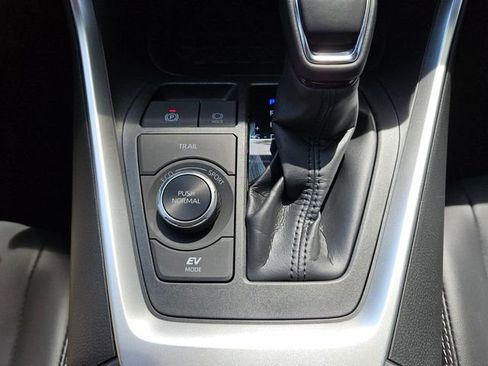 Used 2025 Toyota RAV4 XLE Premium w/ Weather Package AWD/4WD image 21