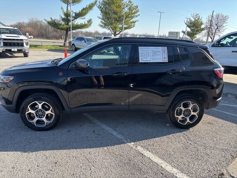 Used 2022 Jeep Compass Trailhawk w/ Trailhawk Convenience Group image 17