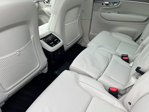 New 2026 Volvo XC90 T8 Ultra w/ Protection Package Premier AWD/4WD image 4