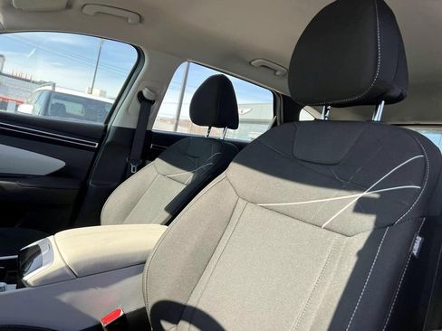 Used 2023 Hyundai Tucson SE image 8