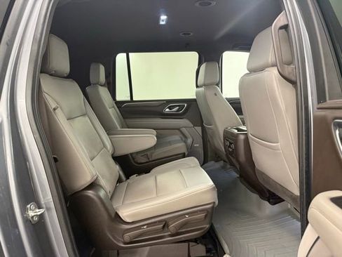 Used 2021 Chevrolet Suburban LT image 14