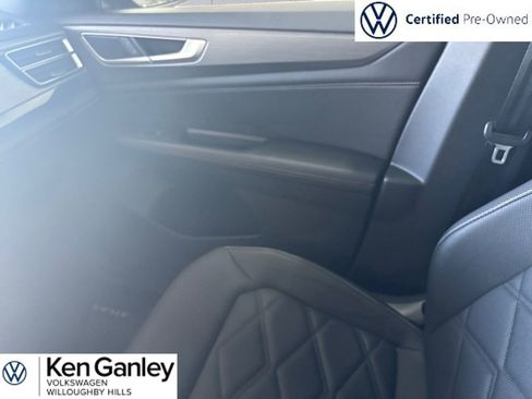 Certified 2024 Volkswagen Atlas Cross Sport SE w/ Panoramic Sunroof Package AWD/4WD image 14
