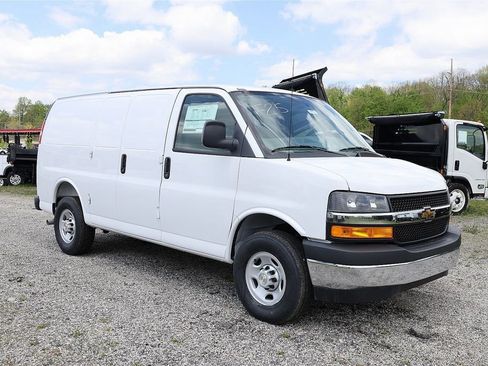 New 2026 Chevrolet Express 2500 w/ Driver Convenience Package RWD image 15