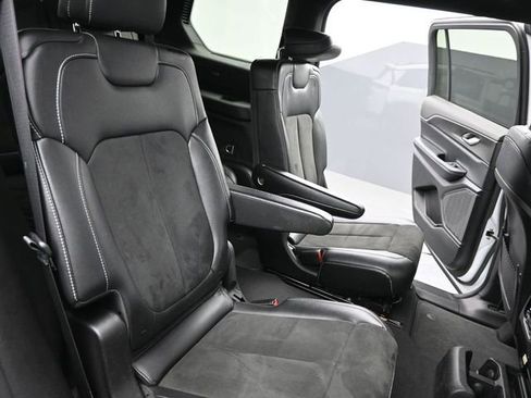 Used 2023 Jeep Grand Cherokee L Laredo image 22