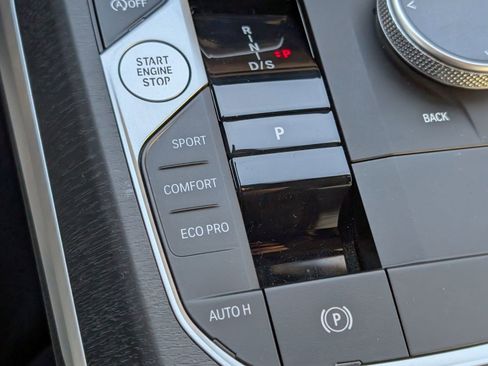 Used 2025 BMW 330i xDrive Sedan w/ Premium Package image 25