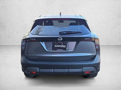 Used 2025 Nissan Kicks SV image 7