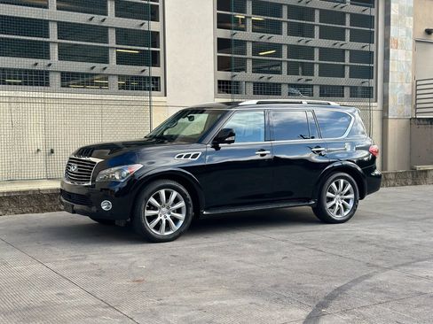 Used 2012 INFINITI QX56 2WD w/ Deluxe Touring Pkg image 8