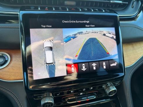 Used 2022 Jeep Grand Cherokee Summit image 17