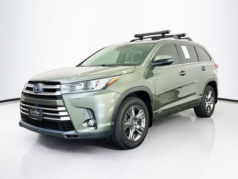 Used 2017 Toyota Highlander Limited Platinum AWD/4WD image 3