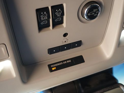 Used 2019 GMC Yukon XL Denali w/ Denali Ultimate Package AWD/4WD image 24